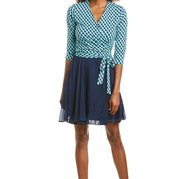 NWT DVF Diane Von Furstenberg New Irina Wrap Dress $428. Navy Size M - Picture 7 of 7